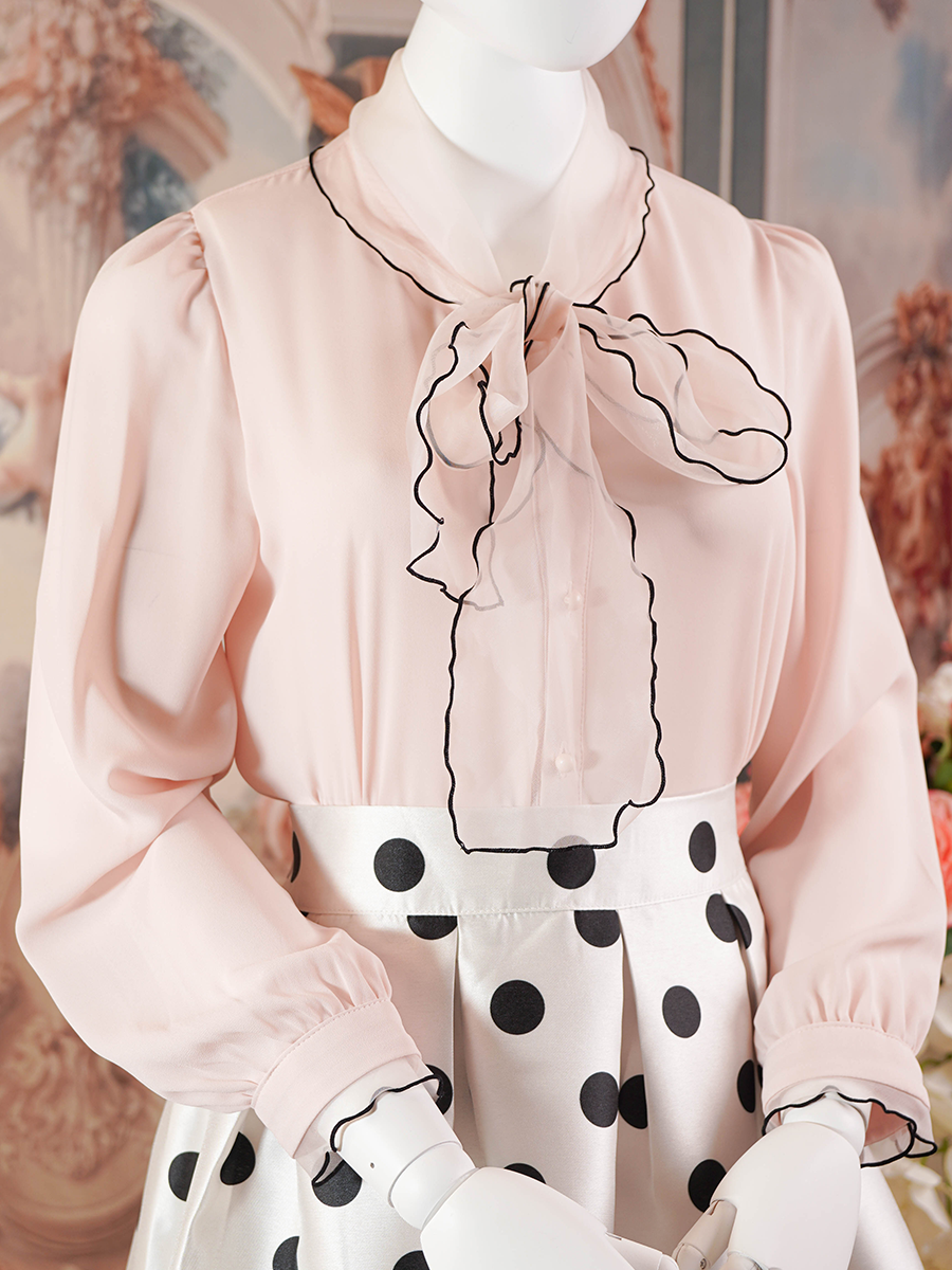 Light Pink Blouse With Black Liner Design