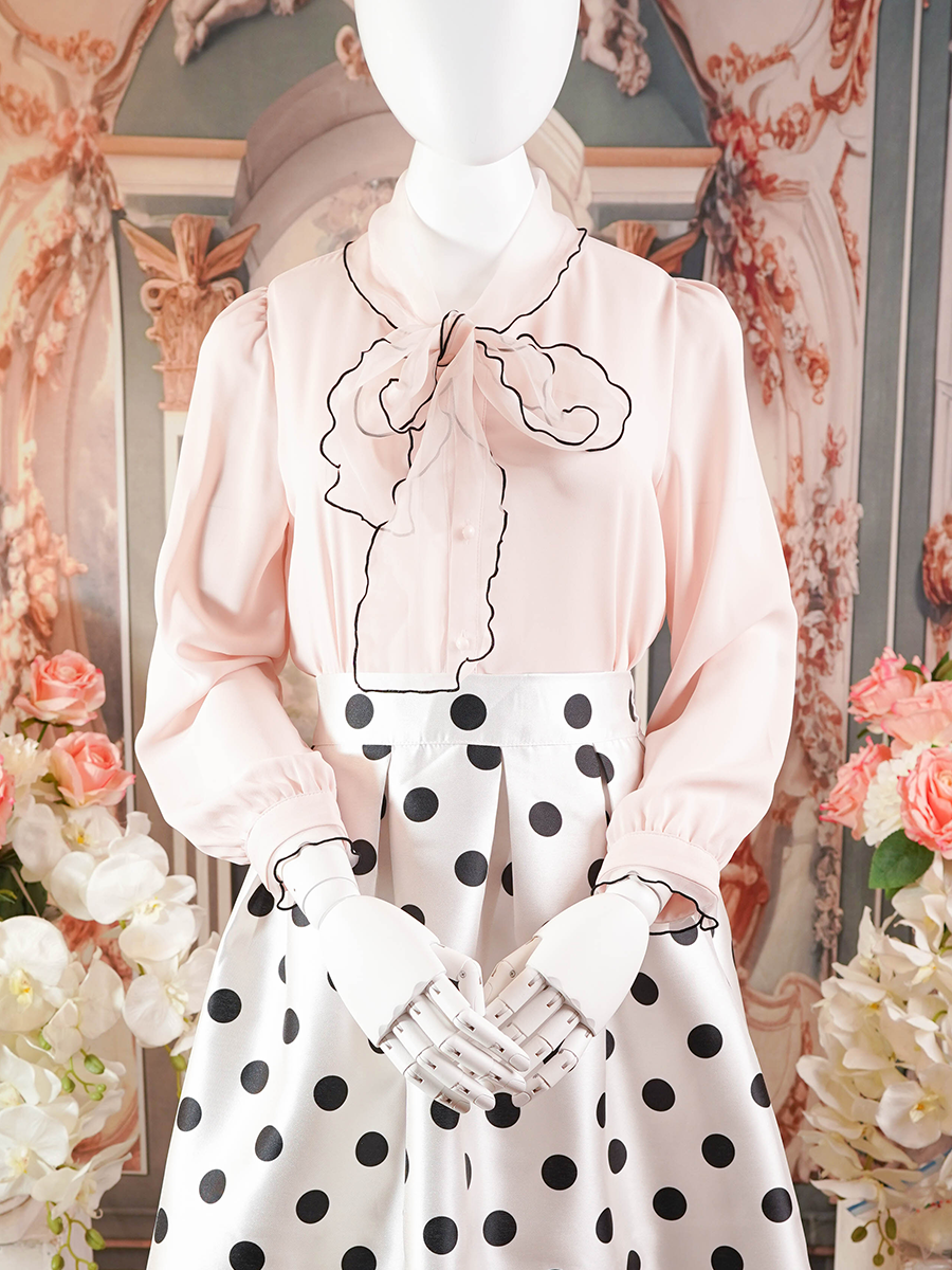 Light Pink Blouse With Black Liner Design