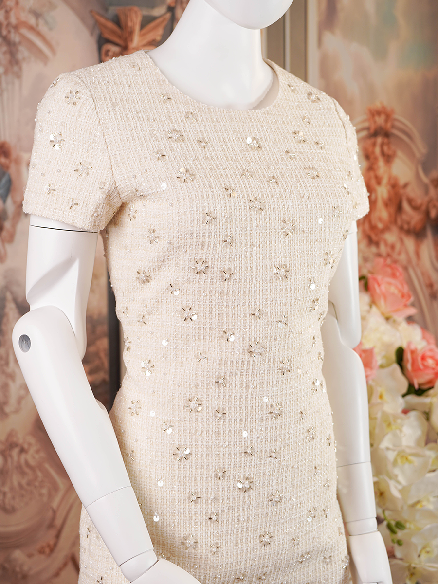 Cream White short-sleeved dress