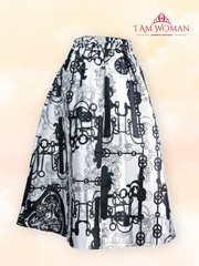 White and black patterned pleated skirt