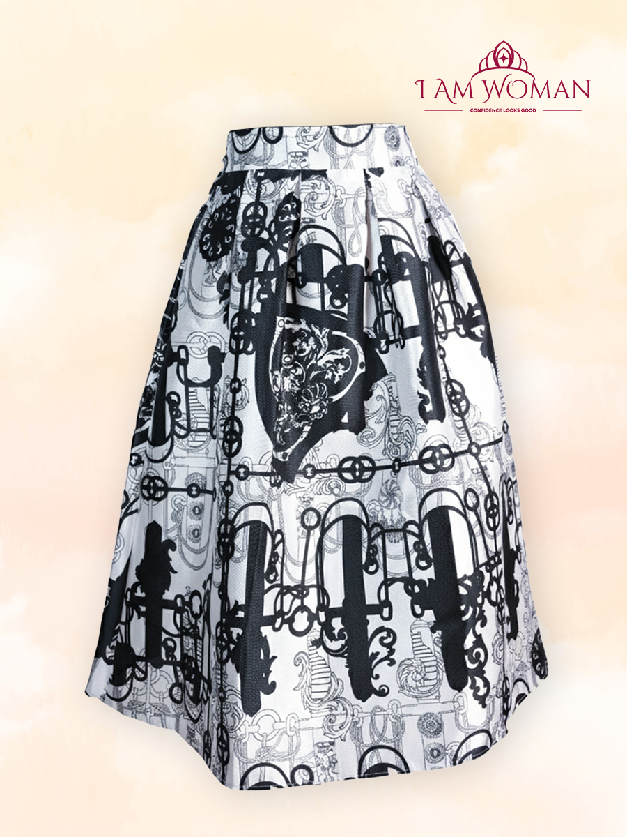 White and black patterned pleated skirt